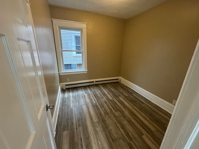 Photo - 193 Winnikee Ave Unit APT 1