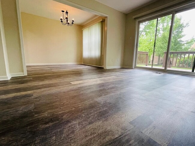 Photo - 7 Liberte Ln