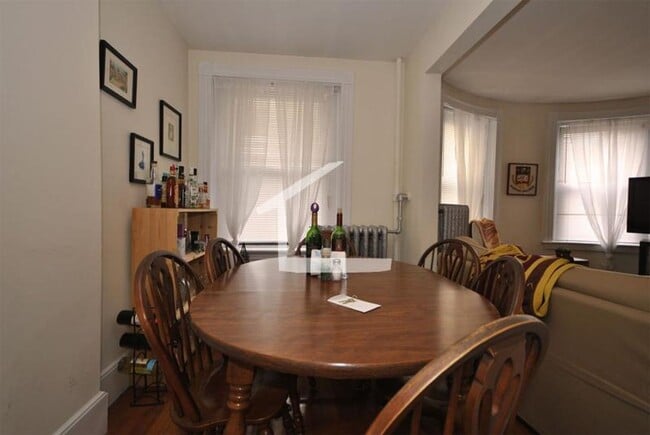 Photo - NIce 4 bed in Washington Square