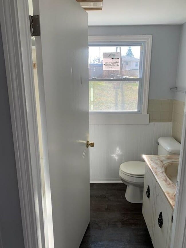 Photo - 165 Rambleside Dr