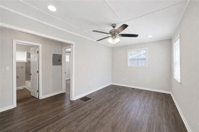 Photo - 2146 Brookview Dr NE