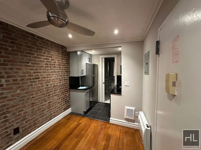 Photo - W 53RD ST. Unit 3C