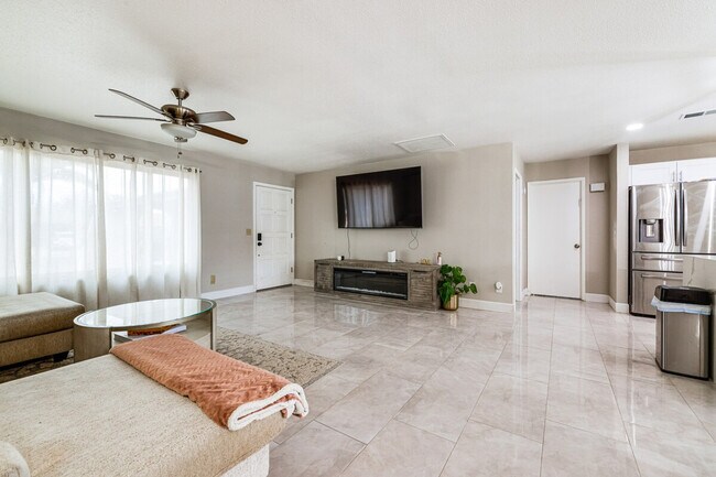 Photo - 903 W Harvard Dr Unidad ID1386263P