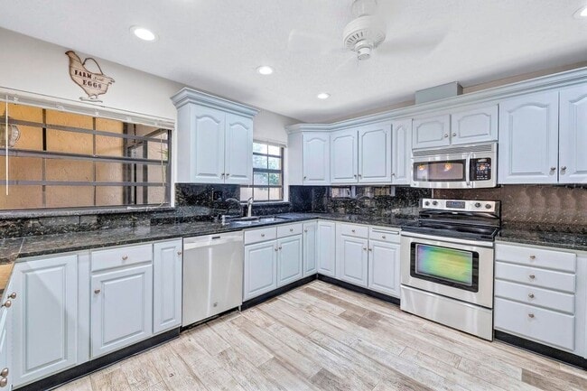 Photo - 2075 NW 15th Pl