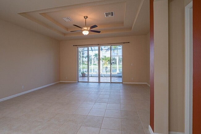 Photo - 603 Calamondin Way SW