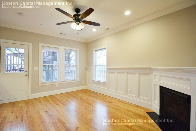 Photo - 57 W 7th St Unit #3