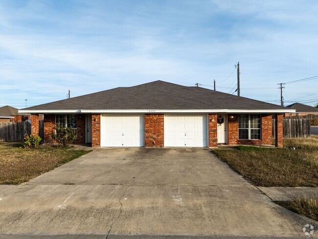 Building Photo - 2607 Vernice Loop Unit A Rental