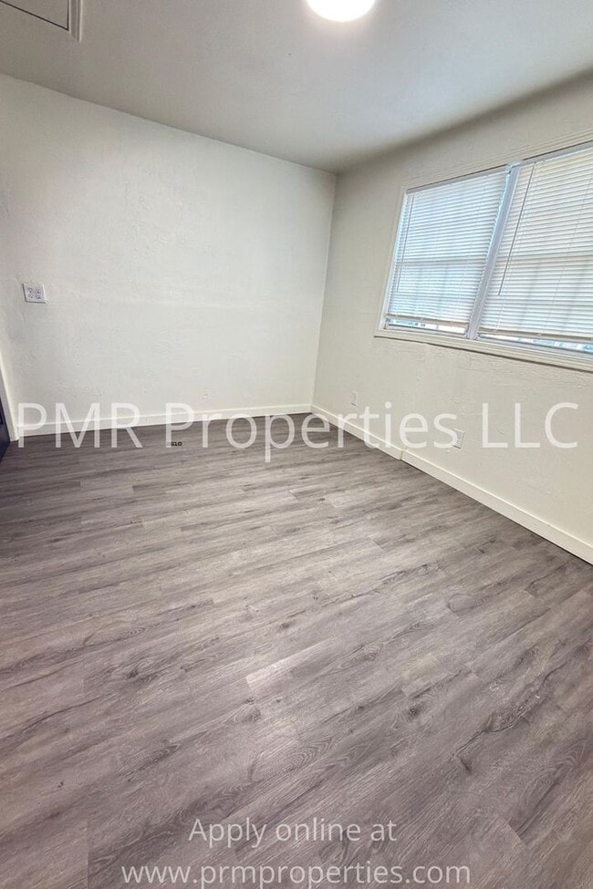 Photo - 4 Bedrooms / 2 Bathrooms House