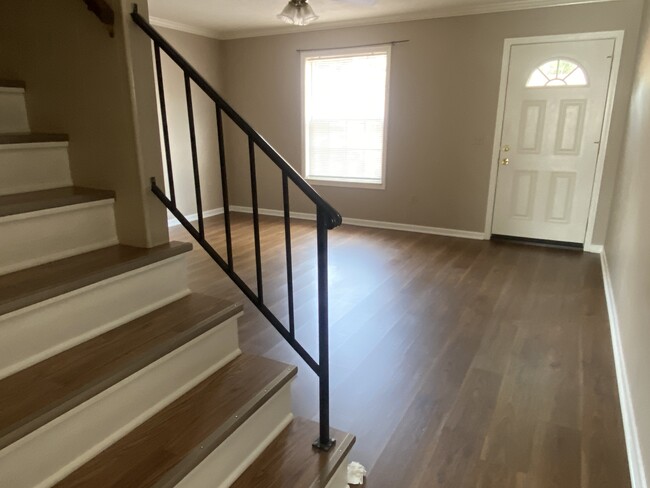 Photo - 103 Skyview Dr Unit Apt 4