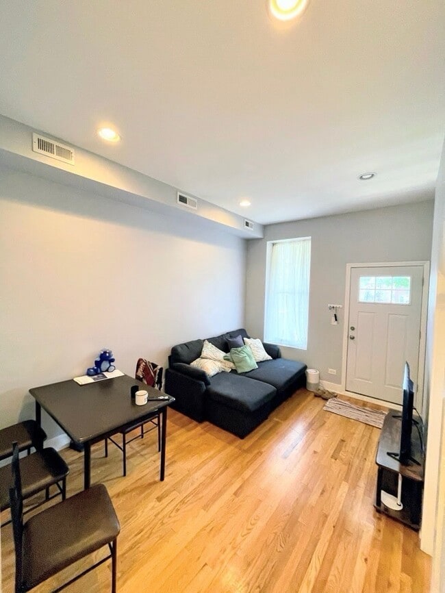 Dining/Living Room - 2135 S Fairfield Ave Unit 2