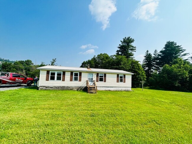 Building Photo - Country 3 Bed / 2 Bath Home for RENT