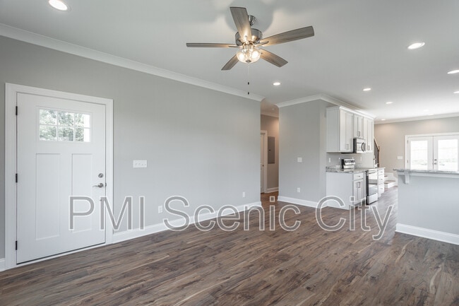 Photo - 2631 Rogers Dr SE