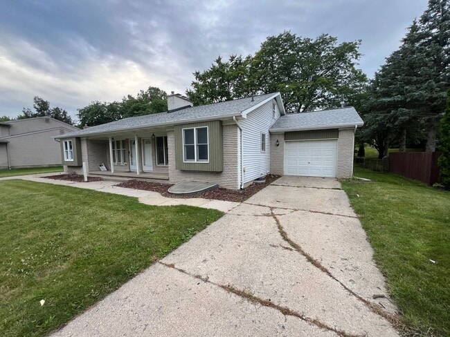 Photo - Beautiful 3 bedroom 1 bathroom Home (Section 8 Aproved)
