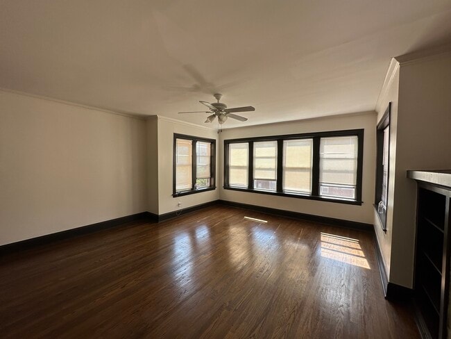 Photo - 7929 S St Lawrence Ave Unit 1S