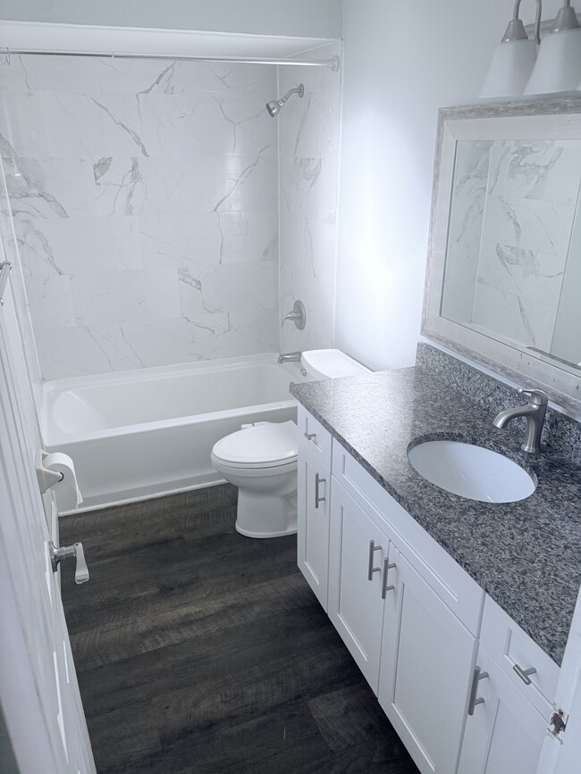 Photo - 11 Autumnwood Trl