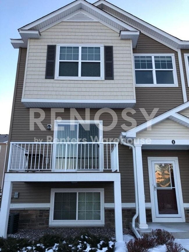 Building Photo - 9580 Madison Dr