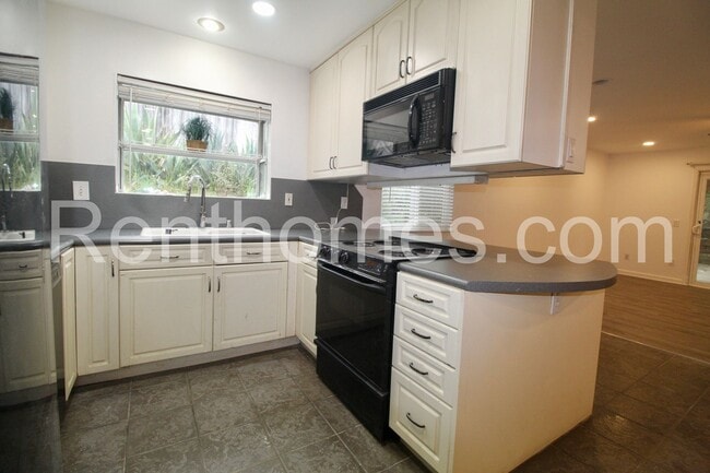 Photo - 13828 Otis Pl Casa
