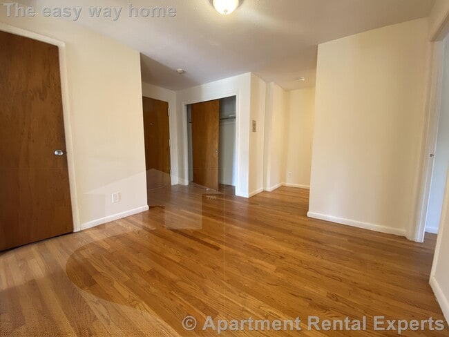 Building Photo - 20 Tufts St Rental
