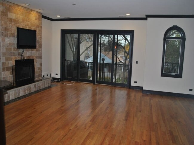 Photo - 6318 N Albany Ave Apartments Unit 2