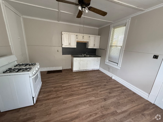 Building Photo - 709 Fort Pitt St Rental