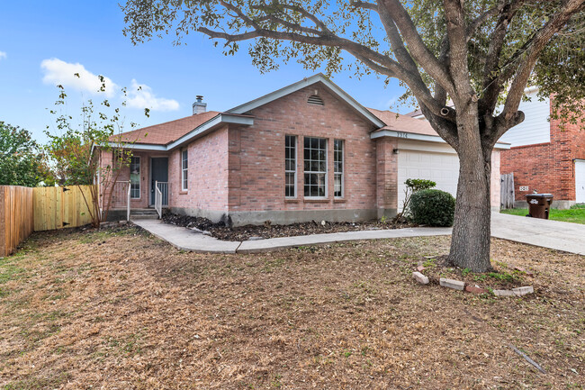 Front View - 7314 Kingsland House