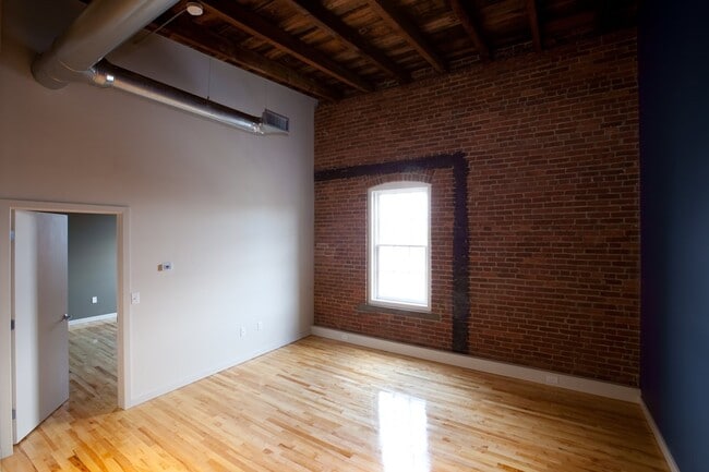 Photo - 425 N Prince St Unidad 302