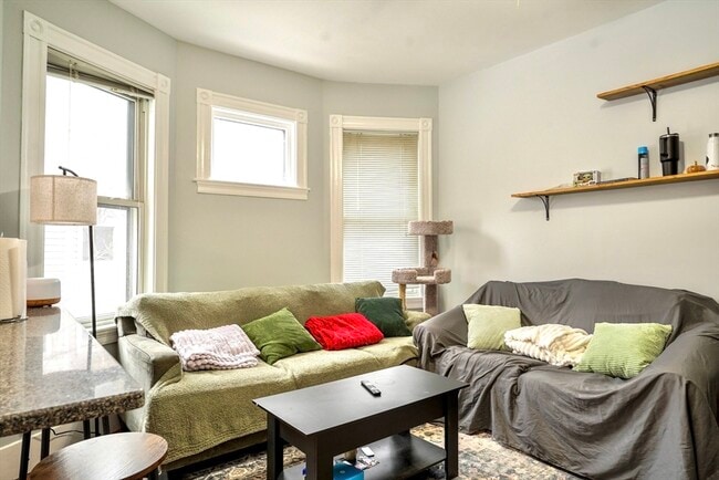 Building Photo - 93A Hillside St Unit 3