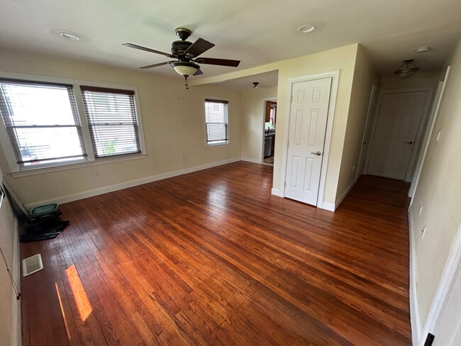 Photo - 4921 Demaio Dr