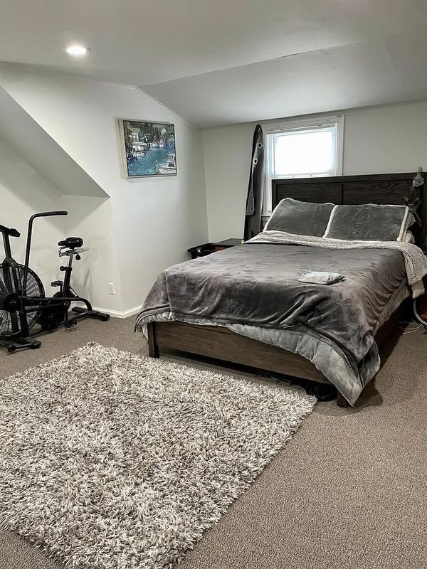 36 Schiller Ave Unit 2nd floor