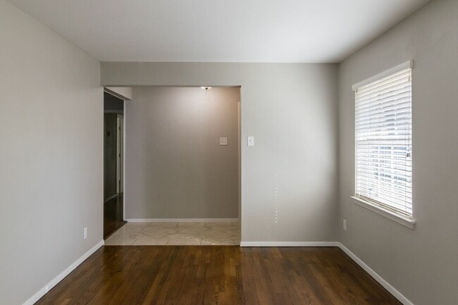 Photo - 4225 Hillsdale Ln