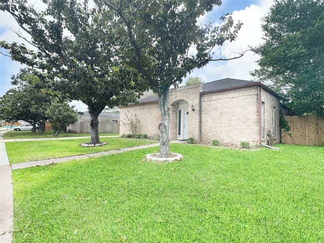 Building Photo - 6806 Winkleman Rd