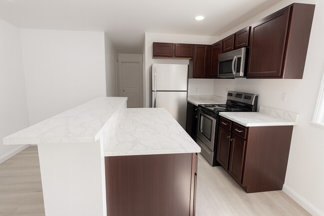 Photo - 2405 Mastin Lk Rd NW