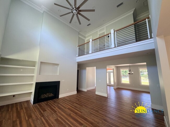 5870 Saratoga Dr