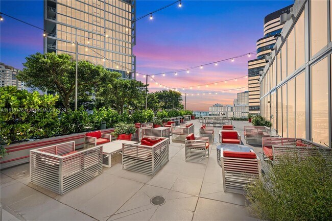 485 Brickell Ave Unit 1604  