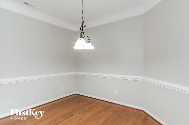 Photo - 7860 Cotswold Ct