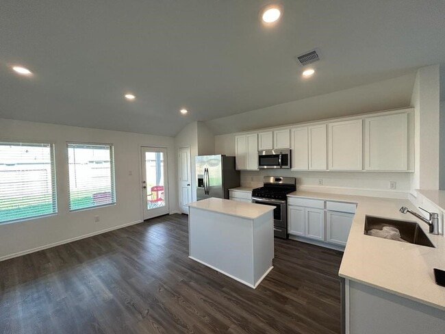 Photo - 7410 Hillside Arbor