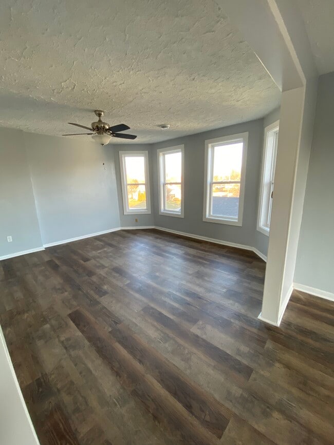 Photo - 912 W Locust St Unit Upper