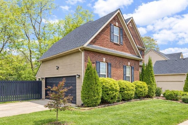 Photo - 2505 Eastway Dr