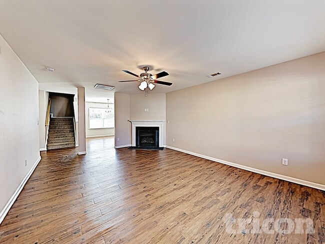 Photo - 2414 Dewey Creek Ln