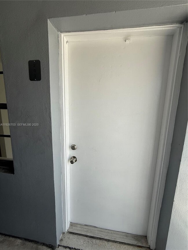 Photo - 519 SW 27th Ave Unit 209