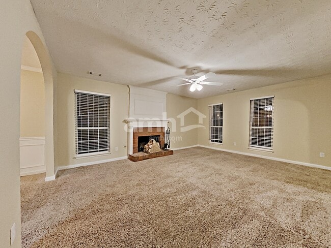 Photo - 5815 Millstone Dr