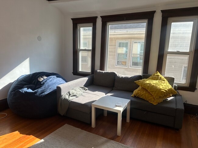 Photo - 100 W Adams St Unidad 2