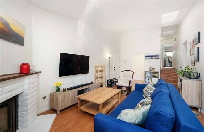 Photo - 3335 Broad St