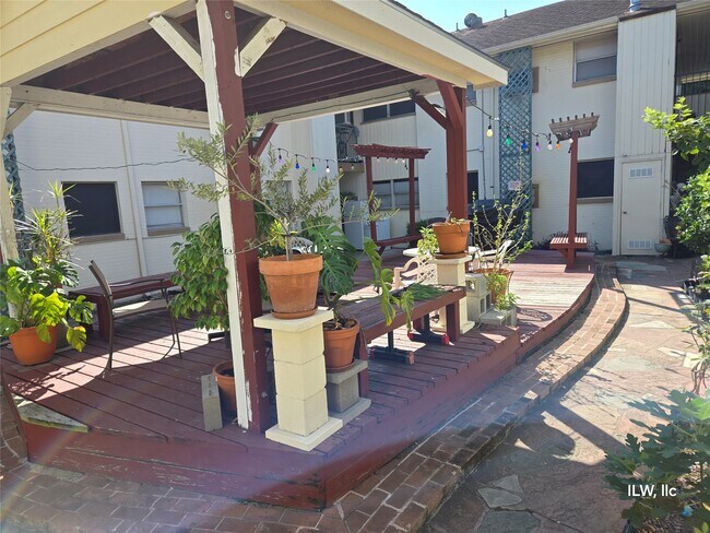 Photo - 301 Avondale St Unidad 4