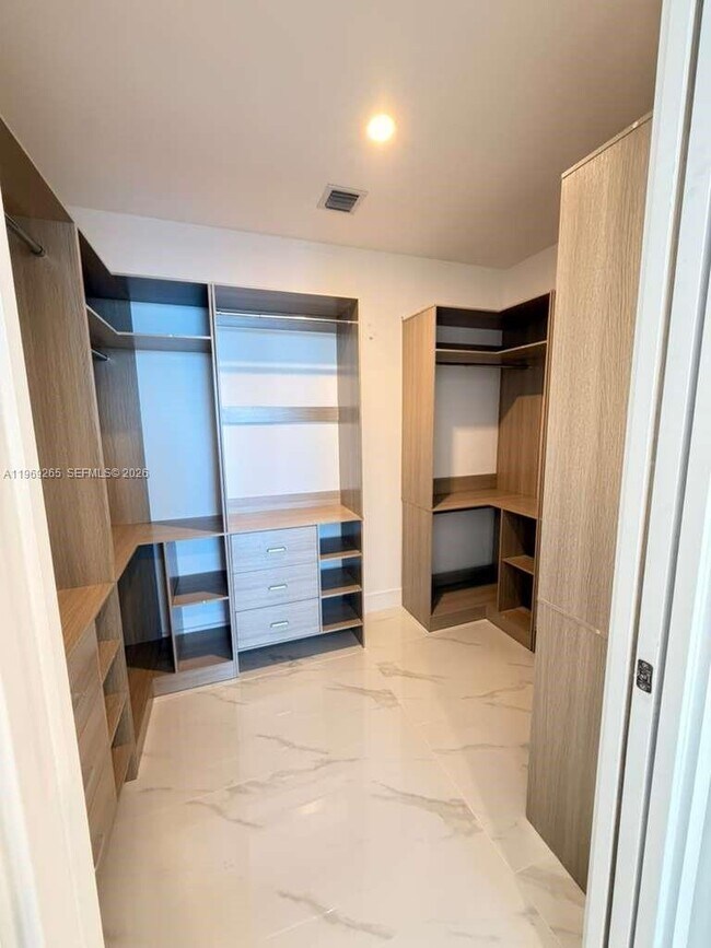 Photo - 700 NE 24th St Unit 1103