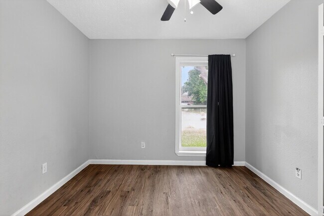 Photo - 3BR/2BA Houston Home — Bright, Spacious & Move-In Ready with Spacious Backyard