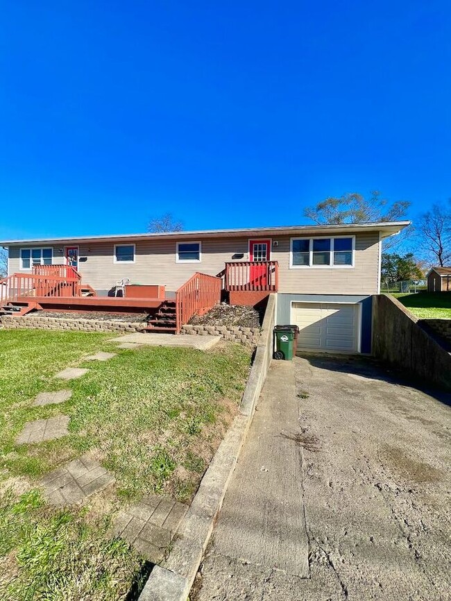 Newly remodeled duplex in Monroe - Newly remodeled duplex in Monroe House