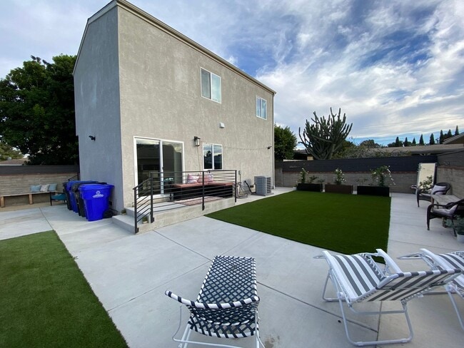 Building Photo - 4BD/2BA on Stewart! Rental