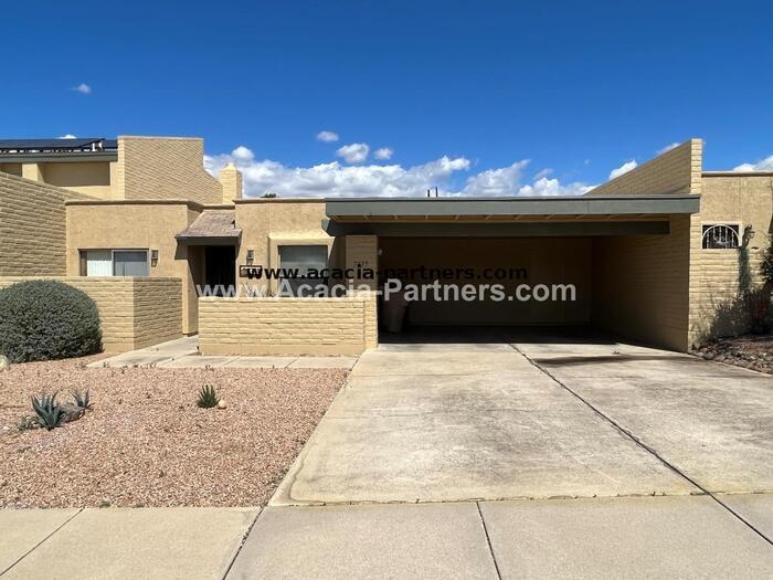 Eastside Townhome - Eastside Townhome