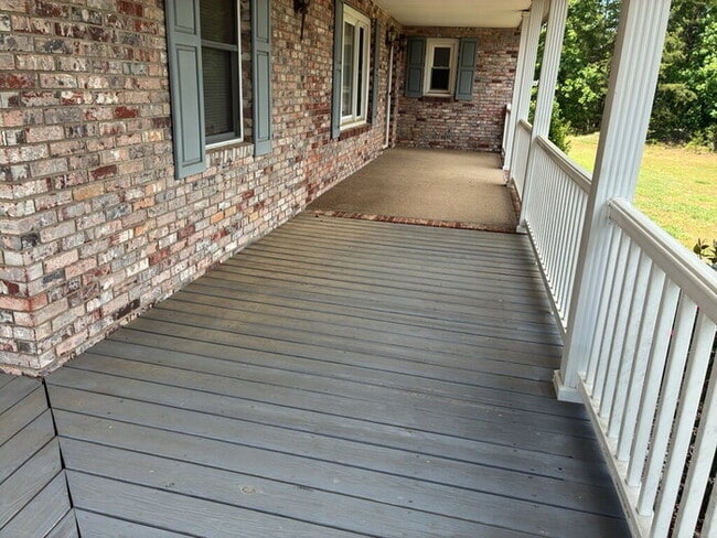 Photo - "Charming 3-Bedroom Retreat with 2 Full Baths in Peaceful Pelzer!"